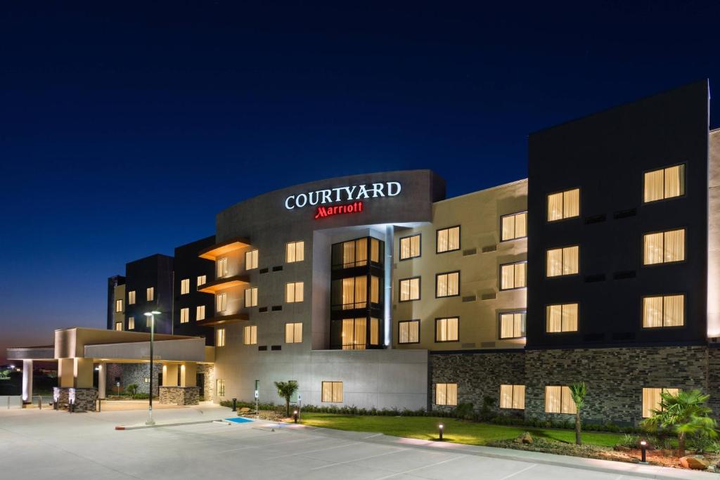 Courtyard Houston Katy Mills image