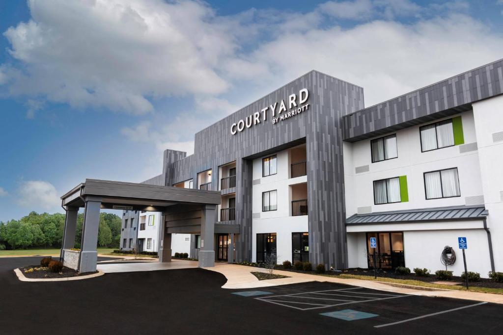 Courtyard Bowling Green Convention Center image