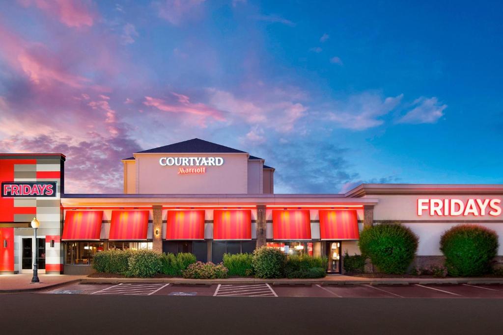 Courtyard by Marriott Chicago Midway Airport image