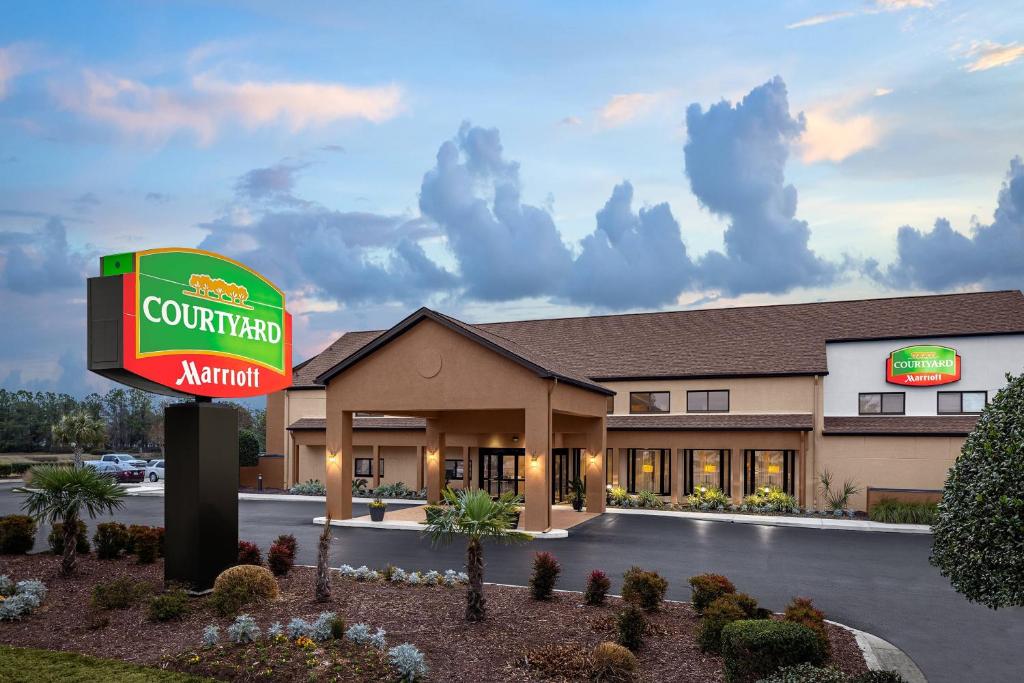 Courtyard by Marriott Wilmington / Wrightsville Beach image
