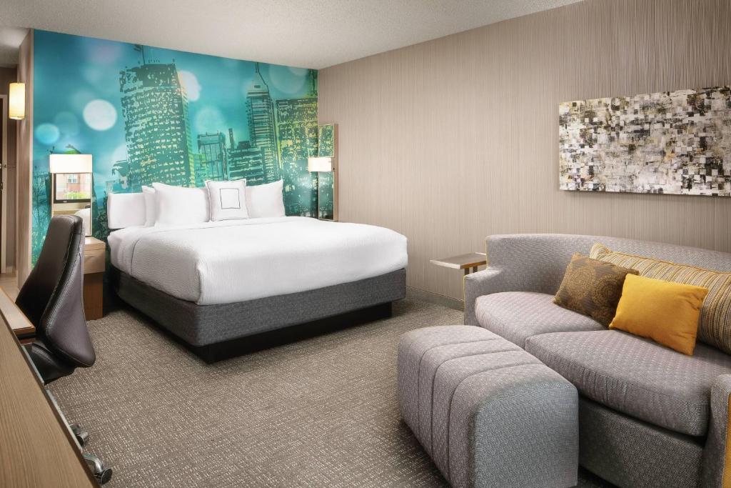 Courtyard by Marriott Indianapolis at the Capitol image
