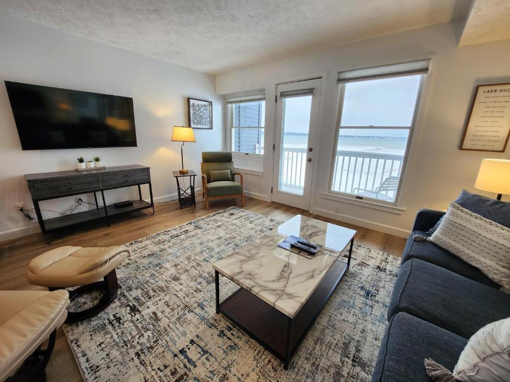 North Shore Inn TC 203 image