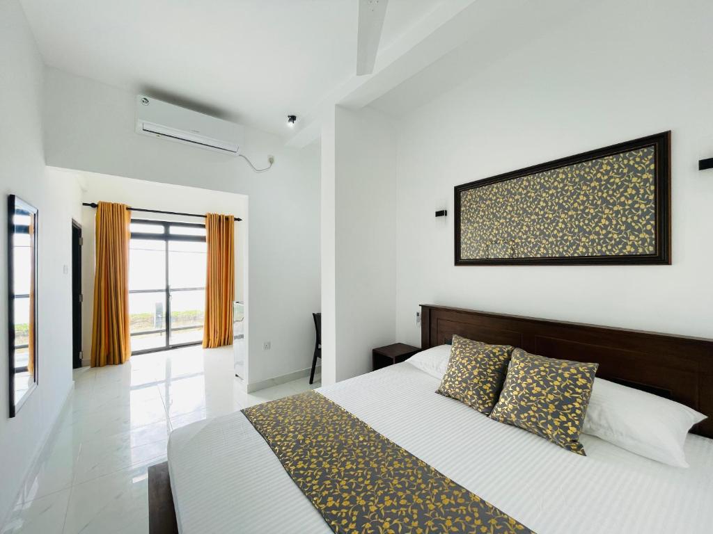 AYA Sea View Hotel - Tap to explore photos