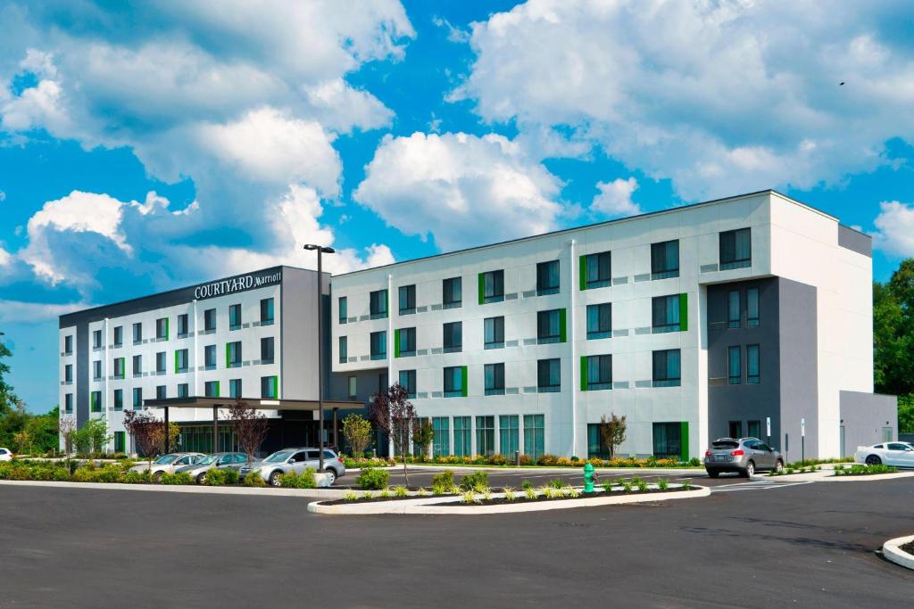 Courtyard by Marriott Deptford image