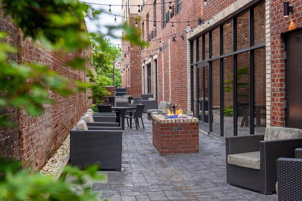 Courtyard by Marriott Winston - Salem Downtown image