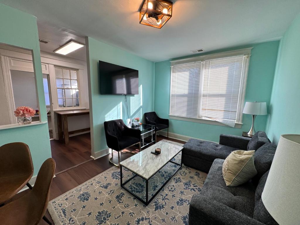 Gorgeous Apartment in DC with 4Bedrooms-6Beds image