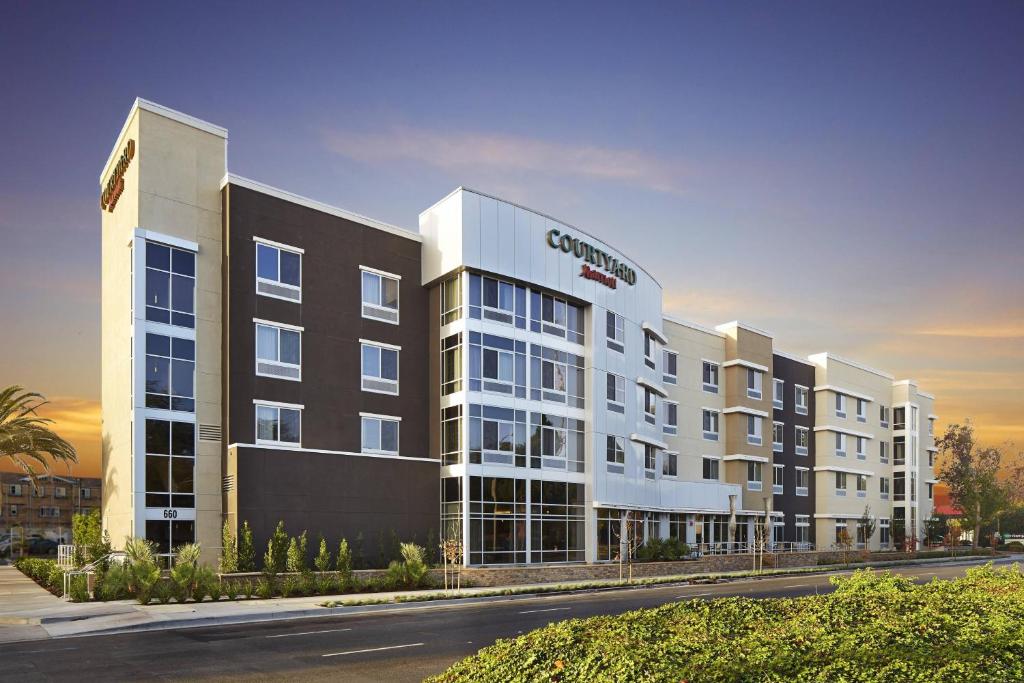 Courtyard by Marriott Sunnyvale Mountain View image