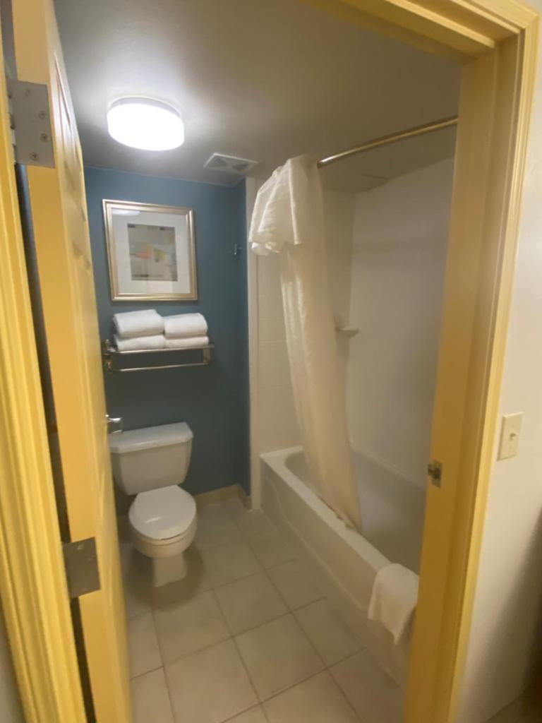 Staybridge Suites Phoenix North I-17 by IHG - Tap to explore photos