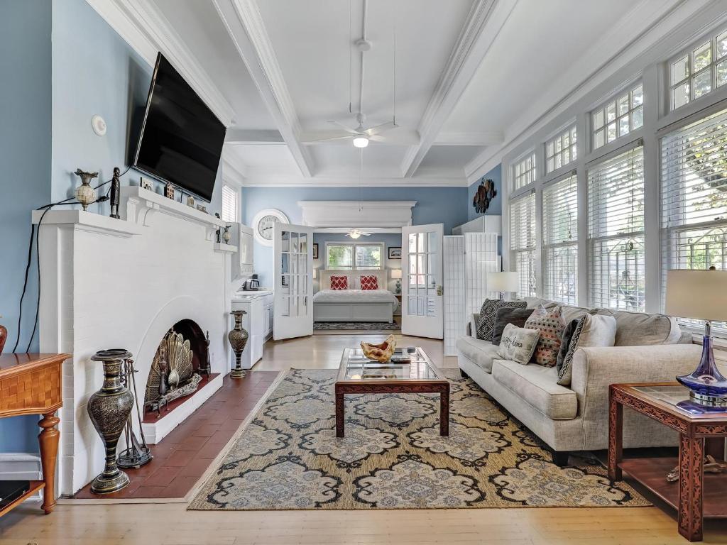 Drayton Place 1A image