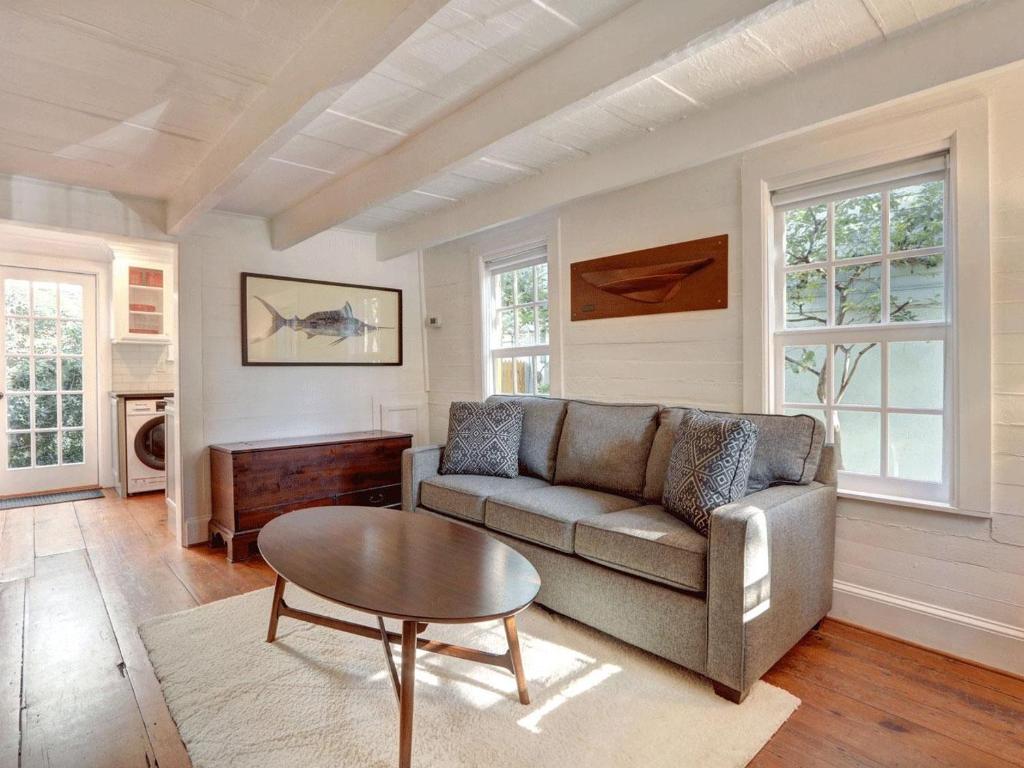 Tiny House image