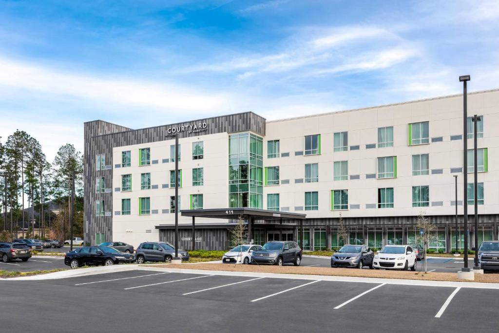 Courtyard by Marriott Savannah Airport image