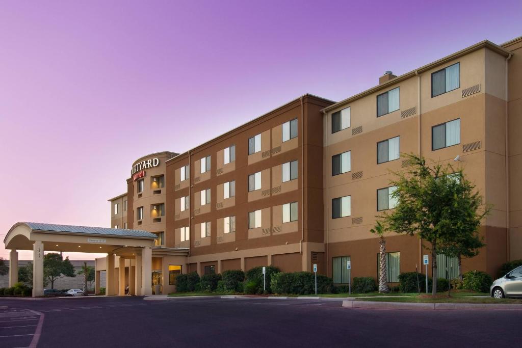 Courtyard by Marriott San Antonio SeaWorld/Lackland image