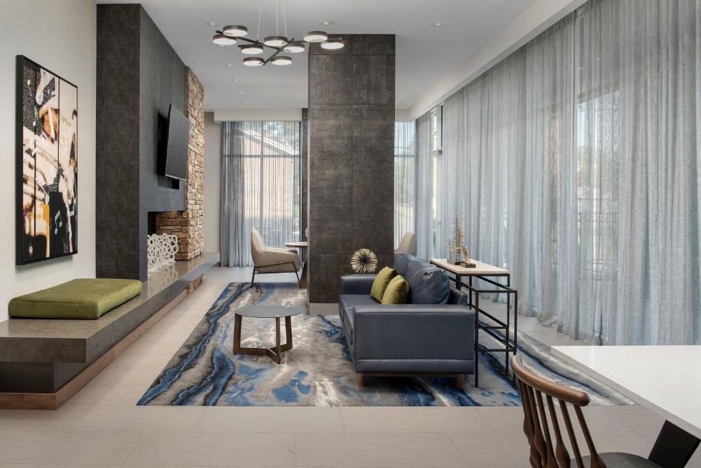 Fairfield Inn & Suites by Marriott Nashville near Vanderbilt image