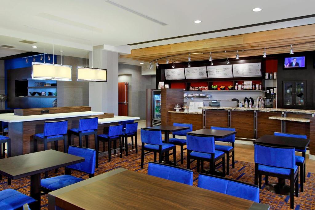 Courtyard by Marriott Victoria image