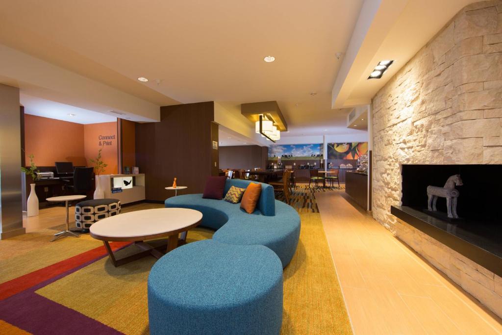 Fairfield Inn & Suites by Marriott Burlington image