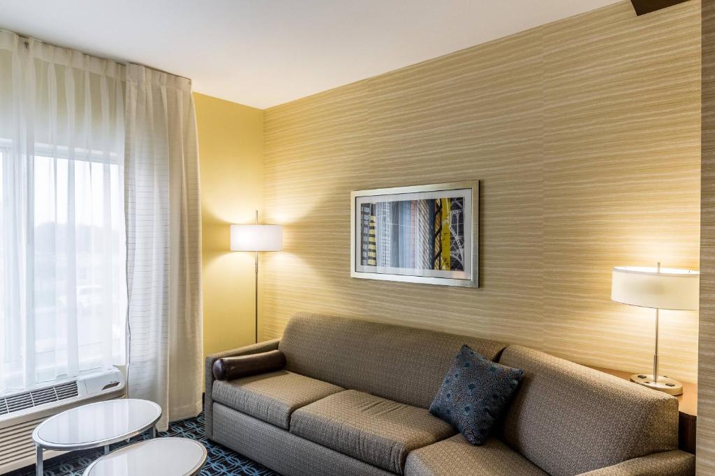 Fairfield Inn & Suites by Marriott Butte - Tap to explore photos
