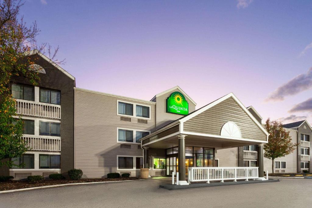 La Quinta Inn by Wyndham Cleveland Independence image