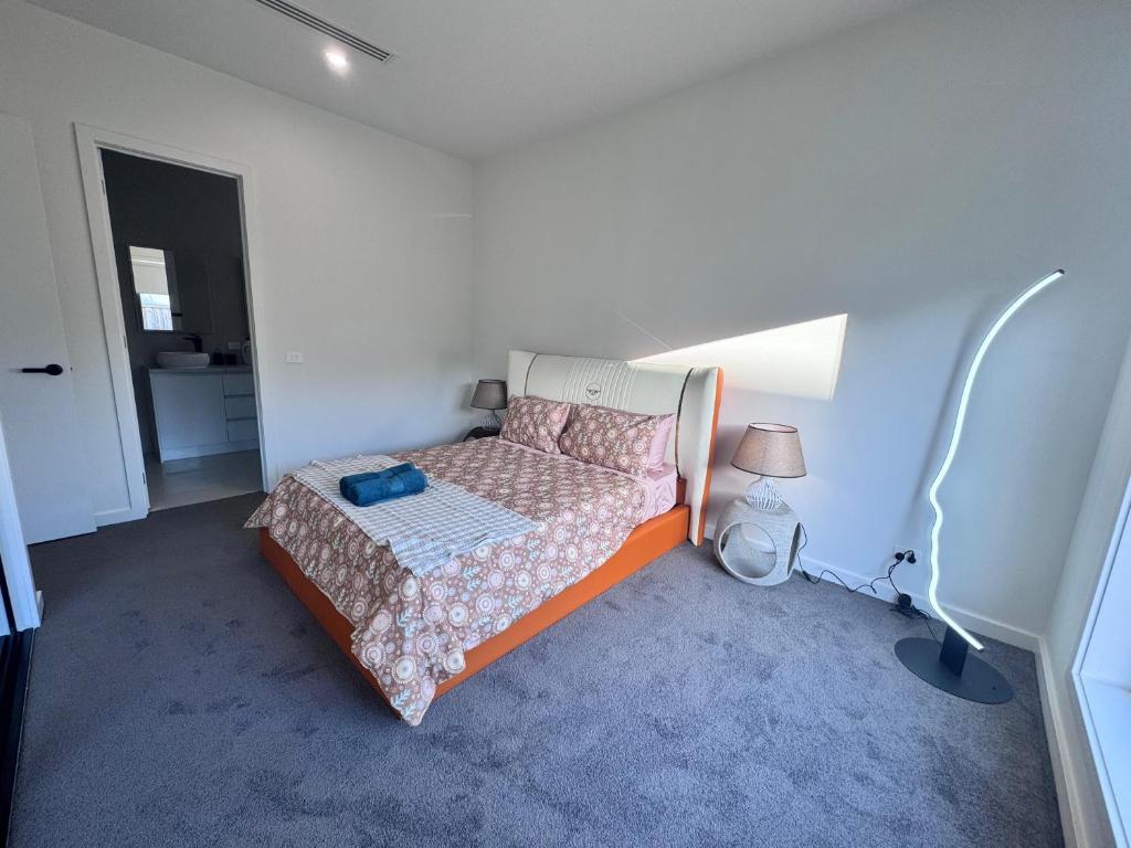 Modern beach house 4 bedroom-12 Sleep photo 4
