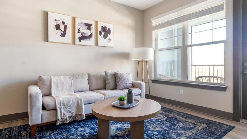 Landing at Vintage Horizon West - 2 Bedrooms in Horizon West image