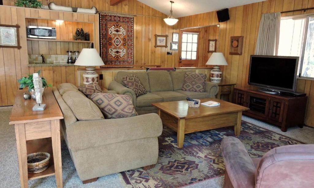Arrow Lodge image