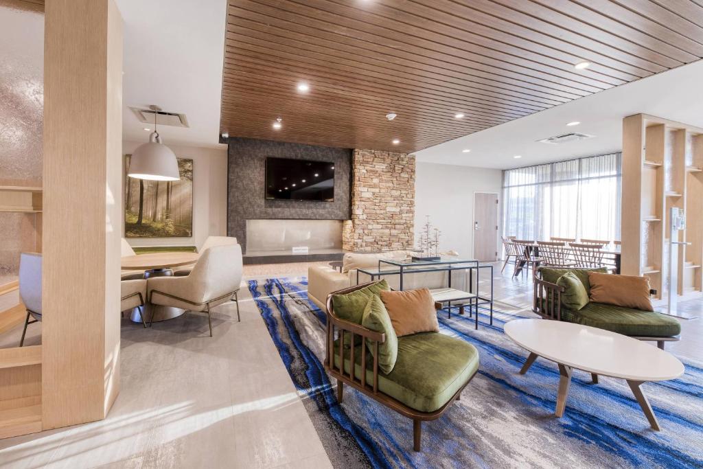 Fairfield Inn & Suites by Marriott Charlotte Belmont image
