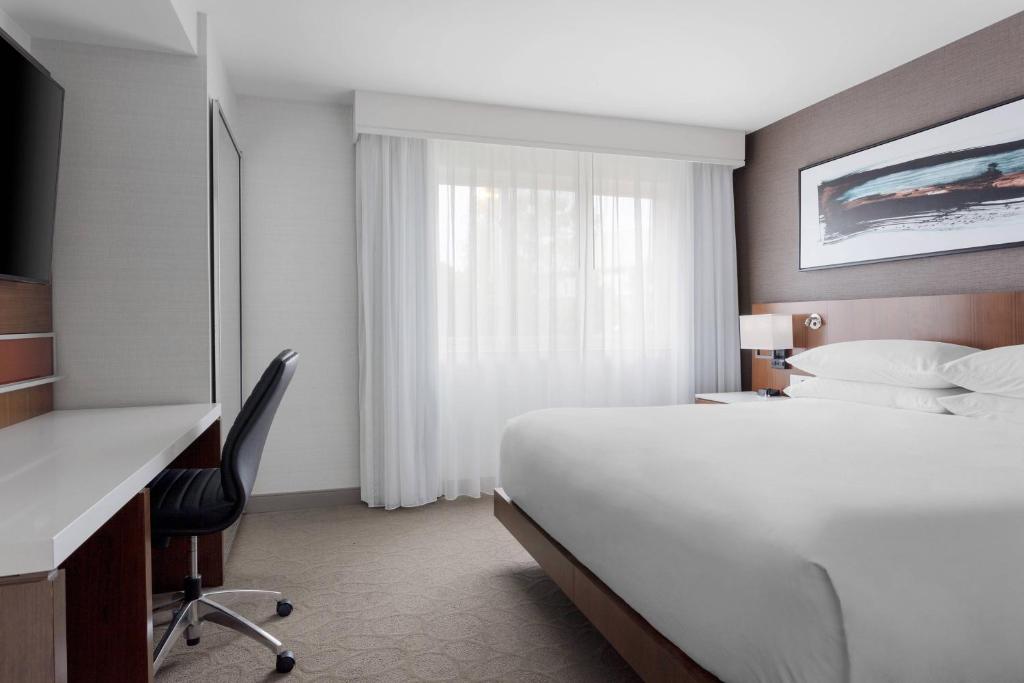 Delta Hotels by Marriott Burlington - Tap to explore photos