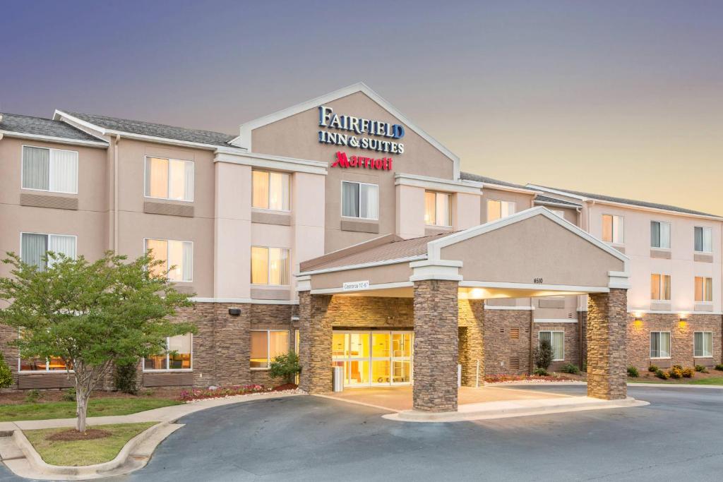 Fairfield Inn & Suites by Marriott Columbus image