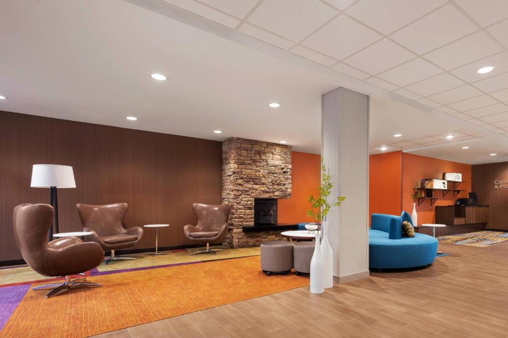 Fairfield Inn & Suites by Marriott Charlottesville Downtown/University Area image