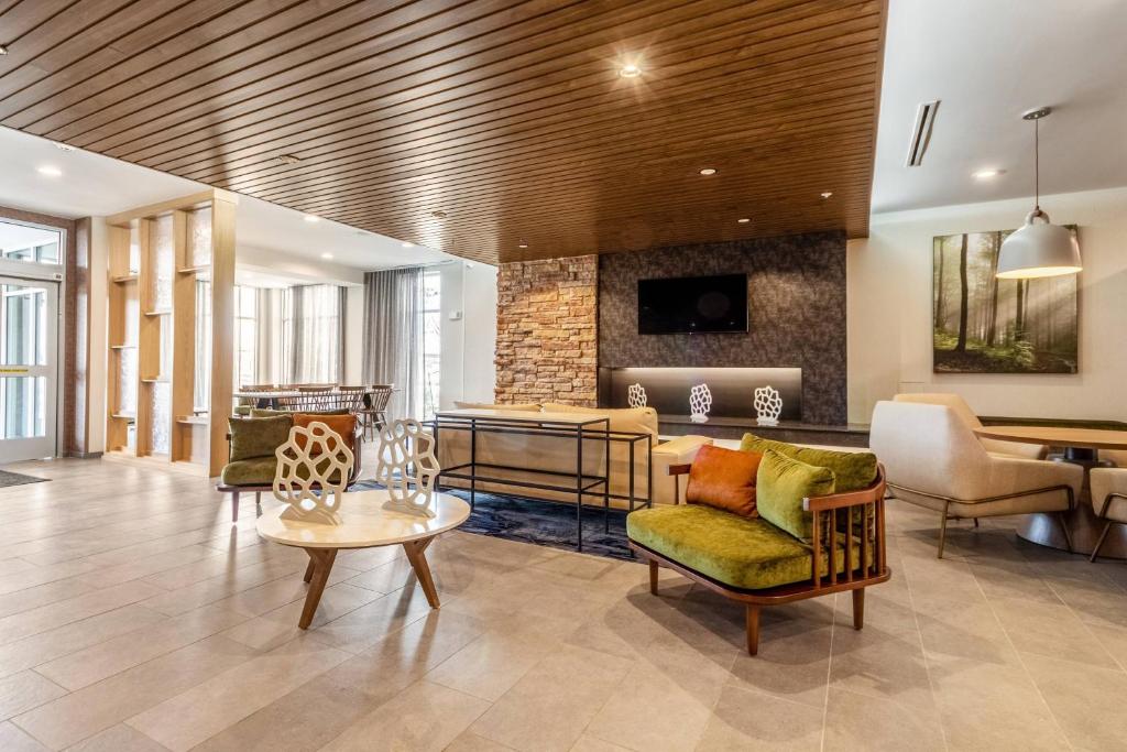 Fairfield Inn & Suites by Marriott Dallas DFW Airport North/Coppell Grapevine image