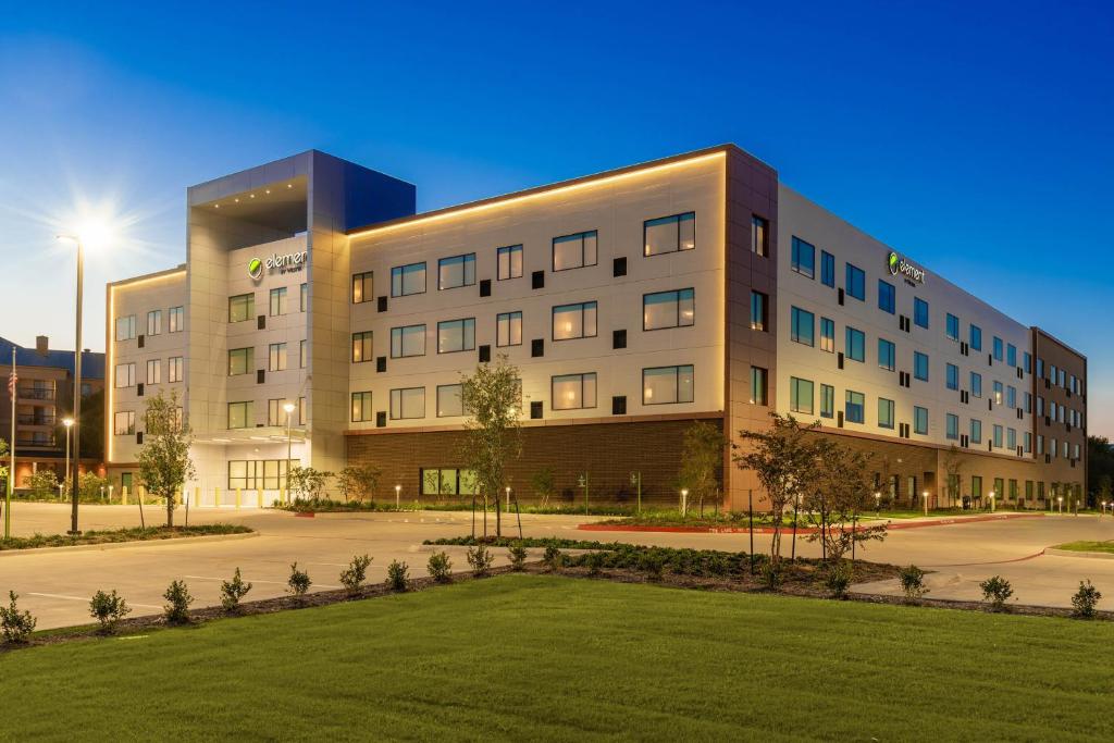 Element Dallas Richardson image