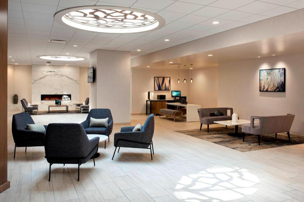 Delta Hotels by Marriott Utica image