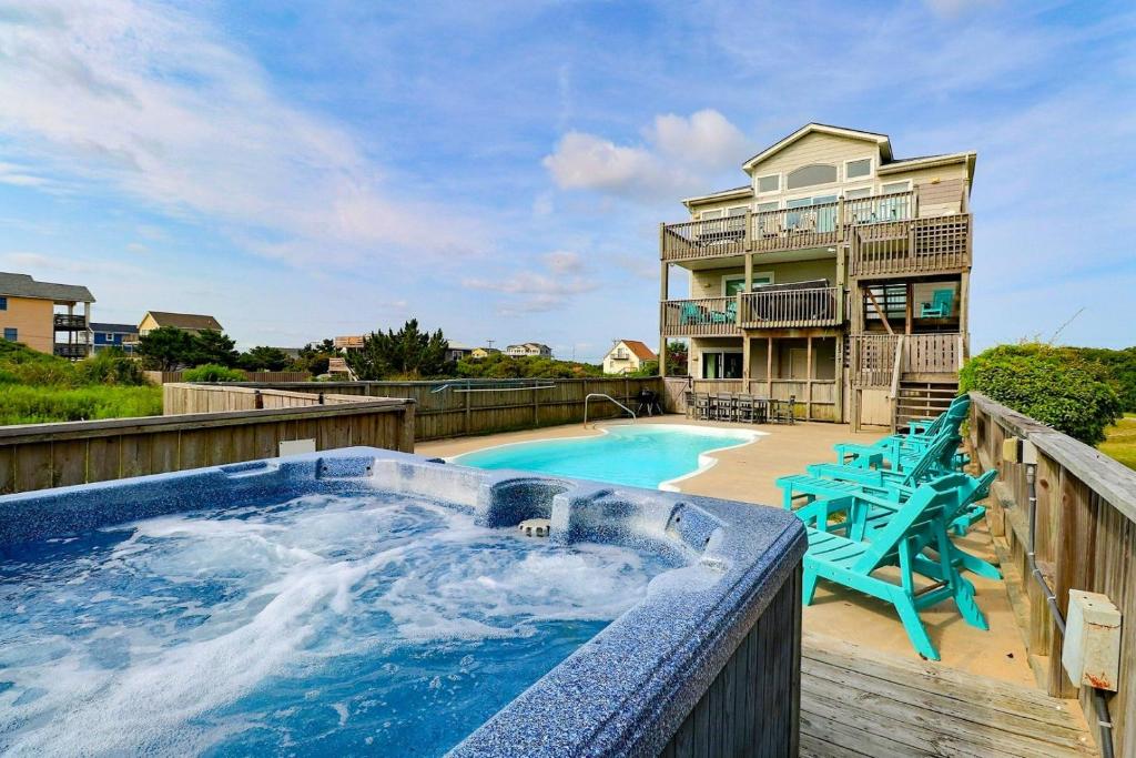 7030 Explorers Beacon Oceanfront PoolHot Tub image