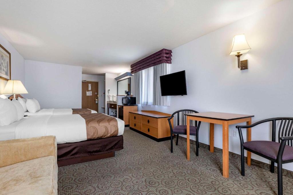 Quality Inn & Suites Denver Airport - Gateway Park image