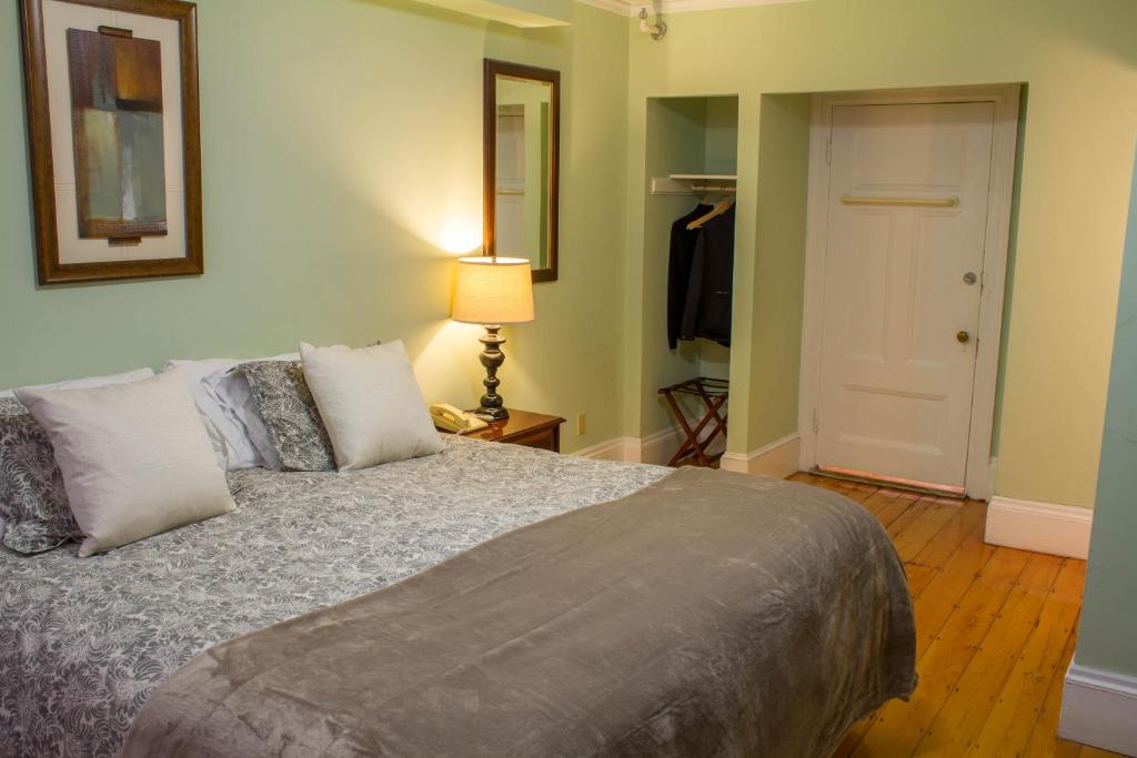 Beacon Inn 1750 photo 2