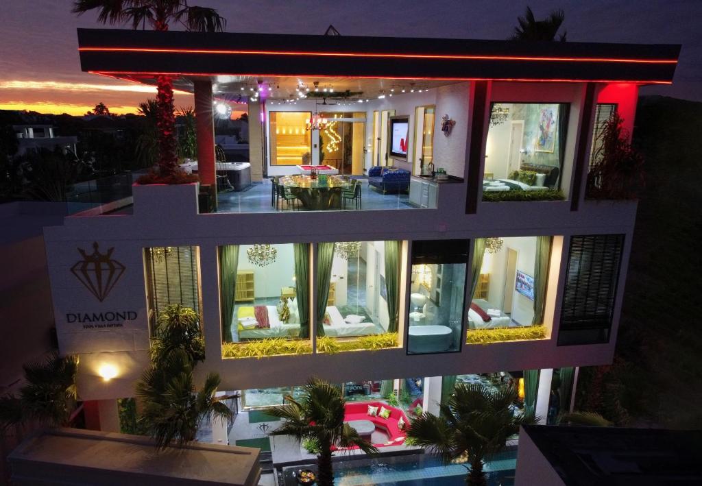 Premium Pool Villas Pattaya Room Type - Deluxe Villa