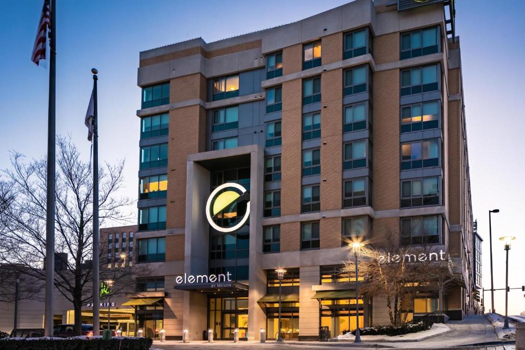 Element Omaha Midtown Crossing image