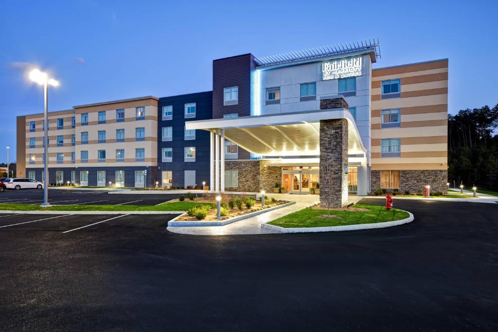 Fairfield Inn & Suites by Marriott Plymouth image