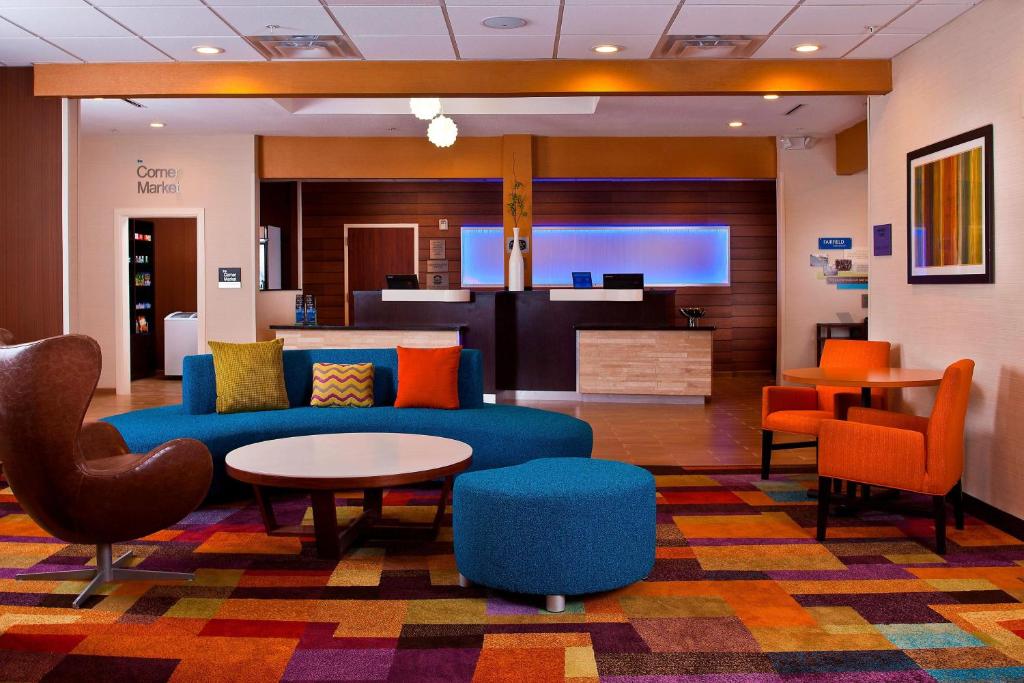Fairfield Inn & Suites by Marriott Houston Hobby Airport. image