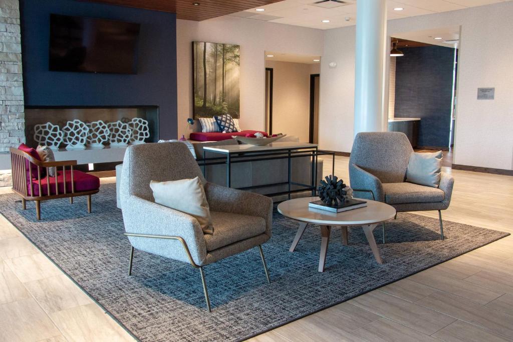 Fairfield Inn & Suites by Marriott Davenport Quad Cities image