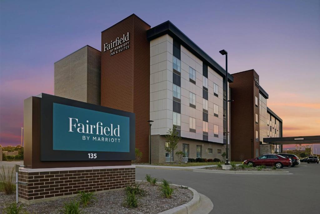Fairfield Inn & Suites by Marriott Milwaukee Brookfield image