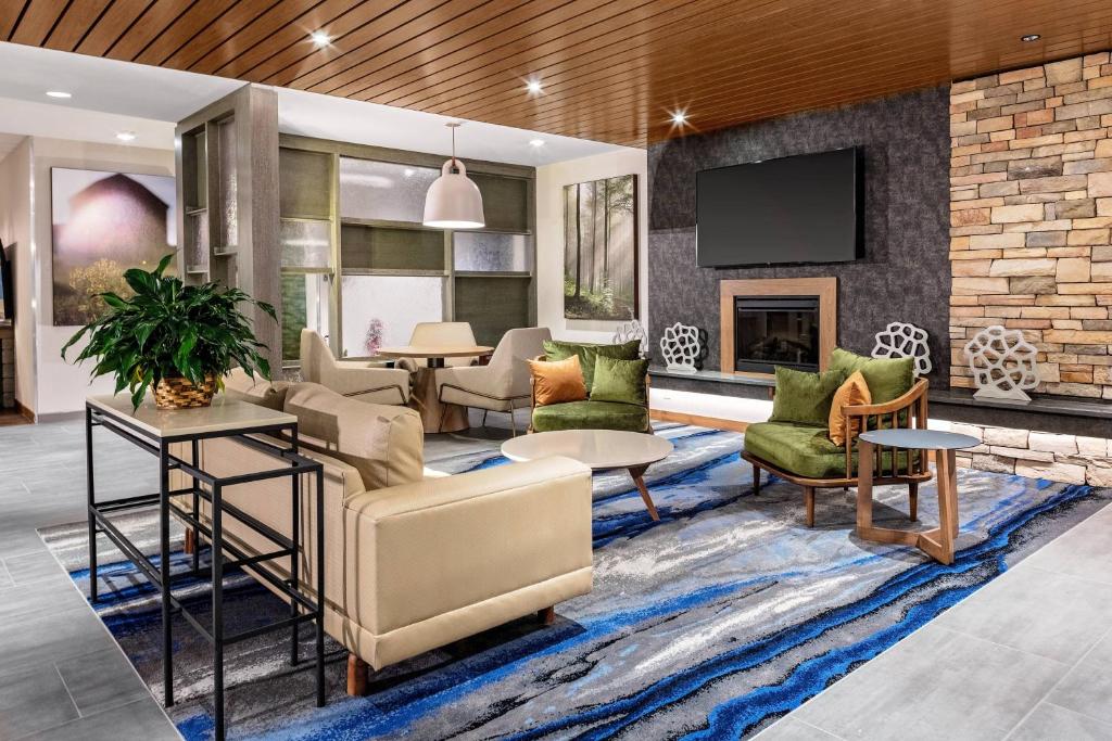 Fairfield Inn & Suites by Marriott Queensbury Glens Falls/Lake George Area image