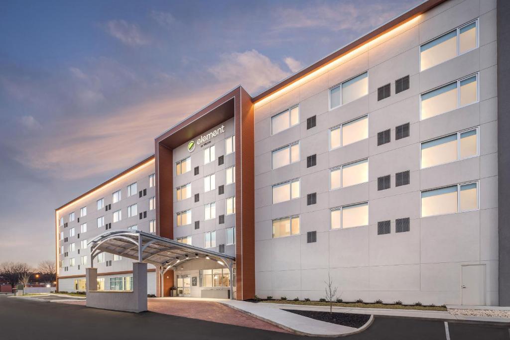 Element Knoxville West image
