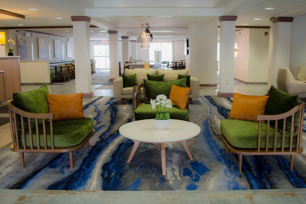 Fairfield Inn & Suites by Marriott Hazleton image