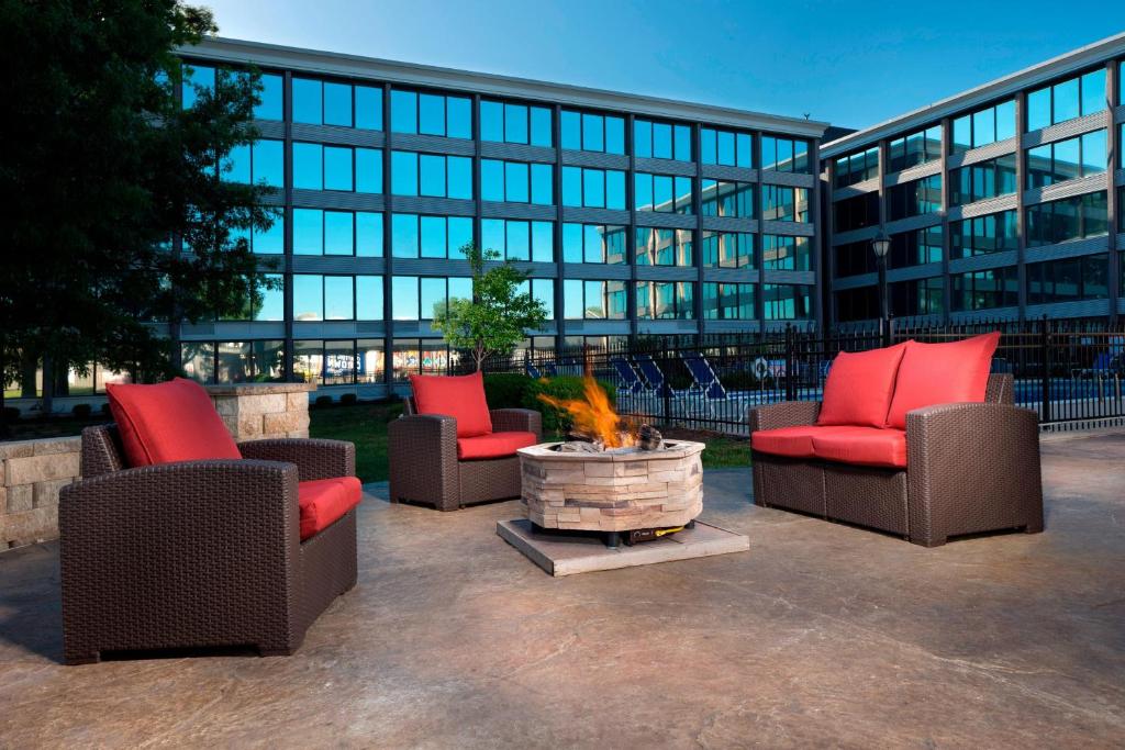 Four Points by Sheraton Kansas City Airport image