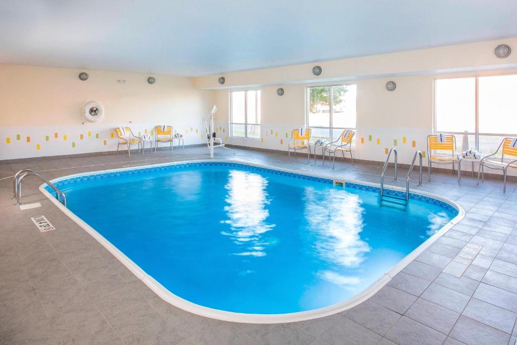 Fairfield Inn & Suites Peru image