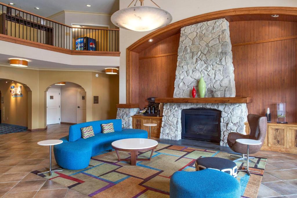 Fairfield Inn & Suites Santa Rosa Sebastopol image