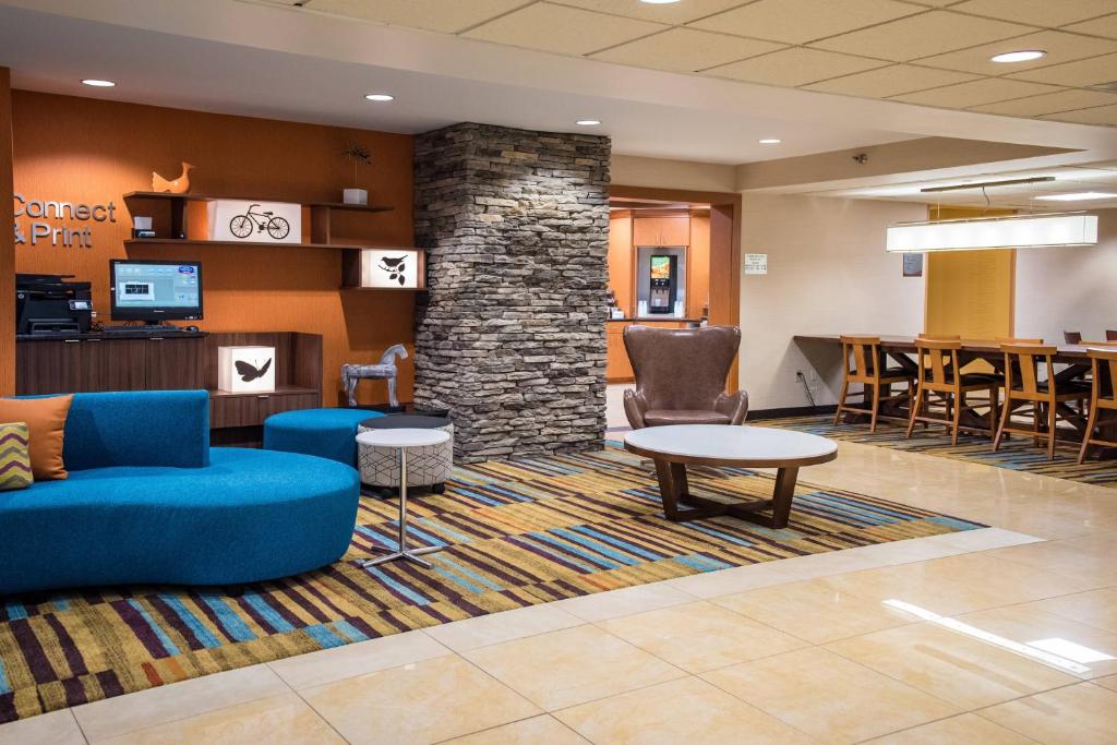 Fairfield Inn & Suites by Marriott Knoxville/East image