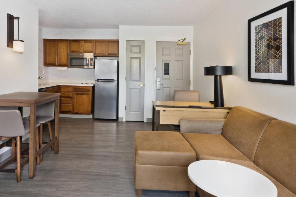 Residence Inn by Marriott Columbus image