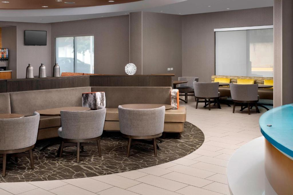 SpringHill Suites Alexandria image