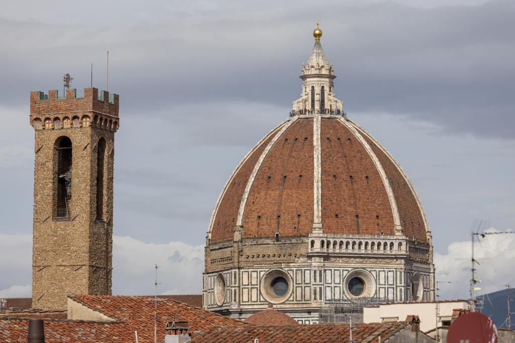 Santa Croce Breath-taking Penthouse - Tap to explore photos